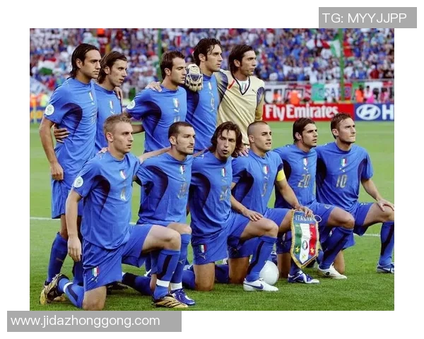 足球巨星皮：从草根到世界舞台的传奇之路与无限荣耀