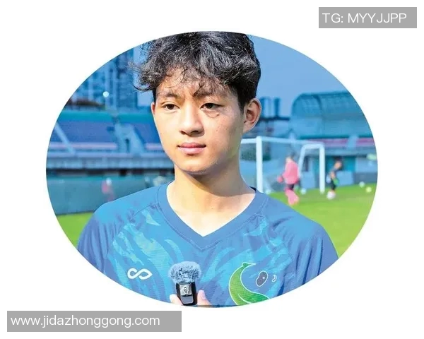 以足球星微信头像展现热血拼搏精神记录绿茵场上的青春风采