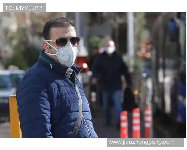 疫情期间足球明星的挑战与坚守 他们如何应对全球疫情带来的职业变革