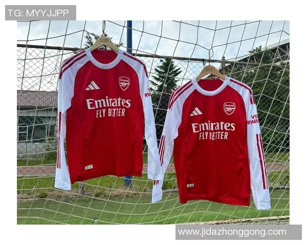 足球球星棉服穿搭潮流大解析打造冬季时尚运动风范 足球球星棉服穿搭潮流大解析打造冬季时尚运动风范